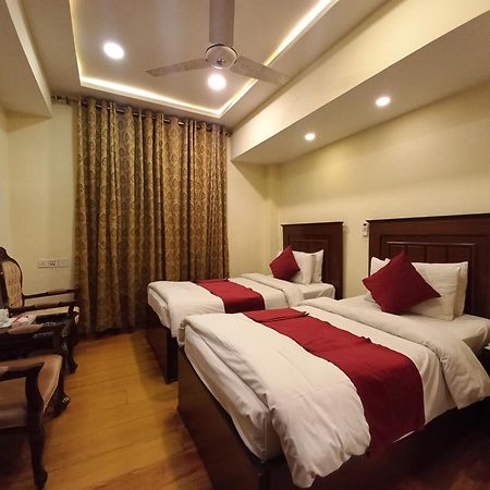 Diplomat Hotel Islamabad Bagian luar foto