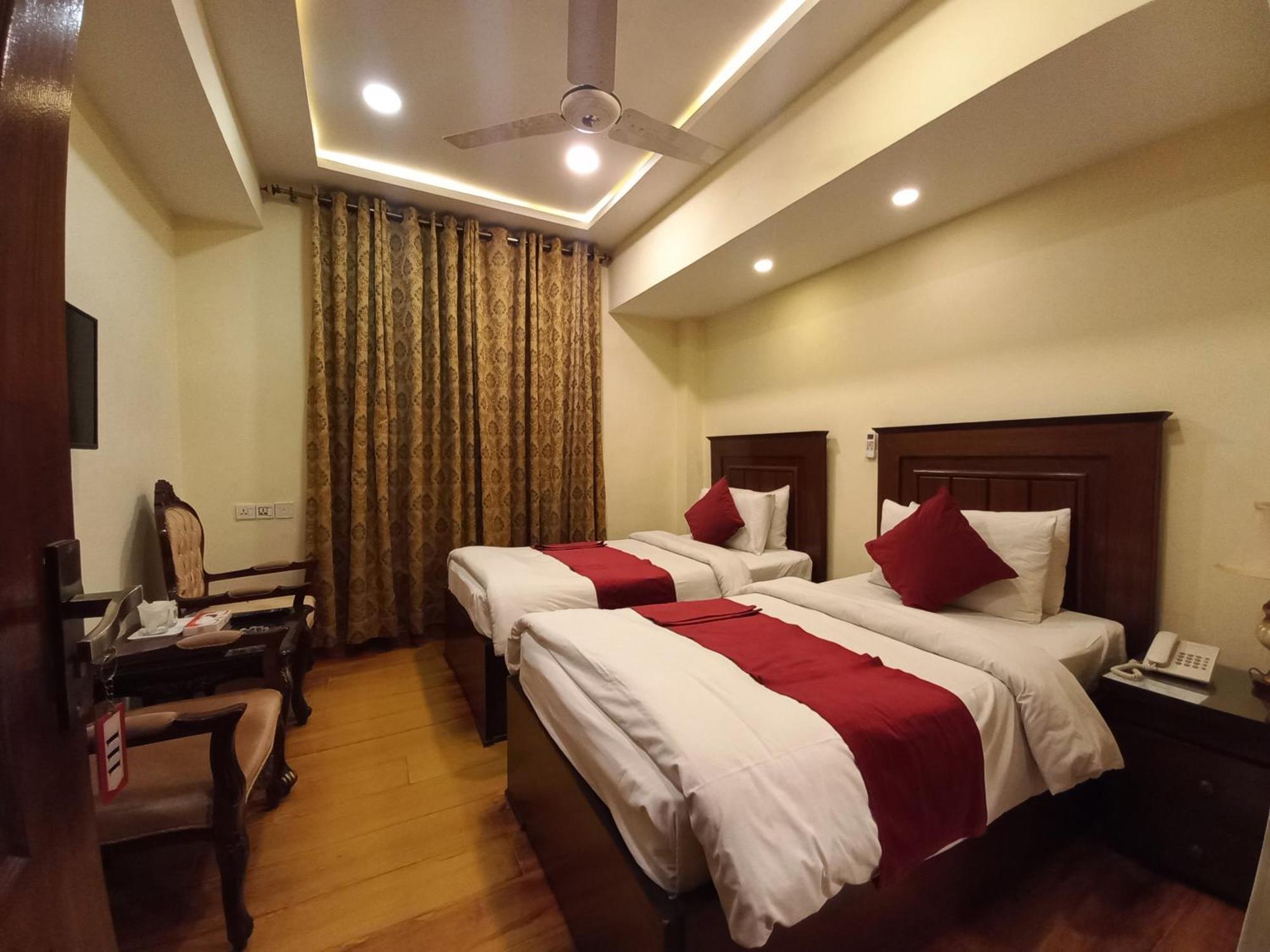 Diplomat Hotel Islamabad Bagian luar foto
