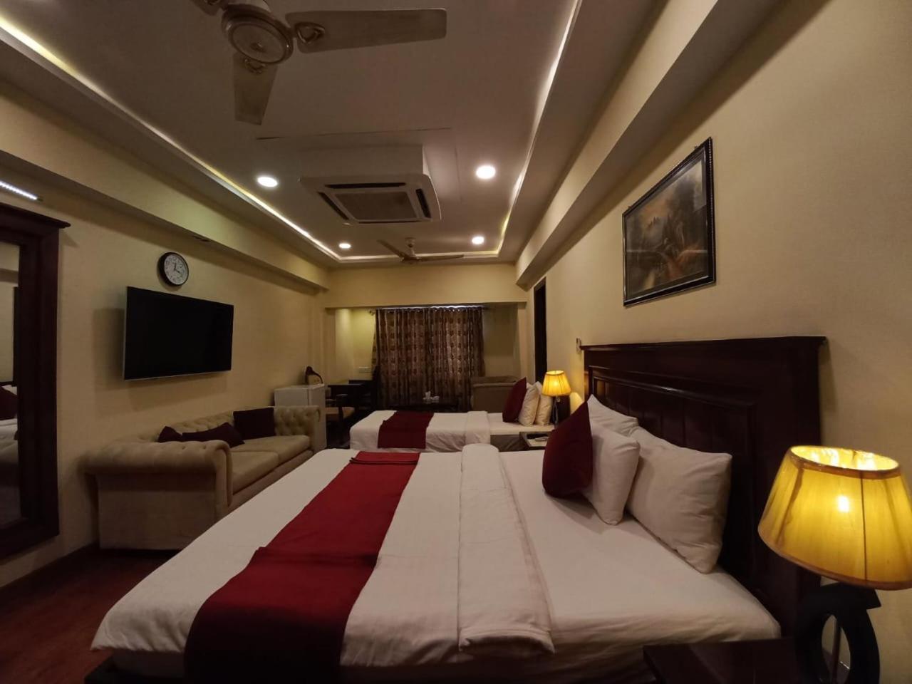 Diplomat Hotel Islamabad Bagian luar foto