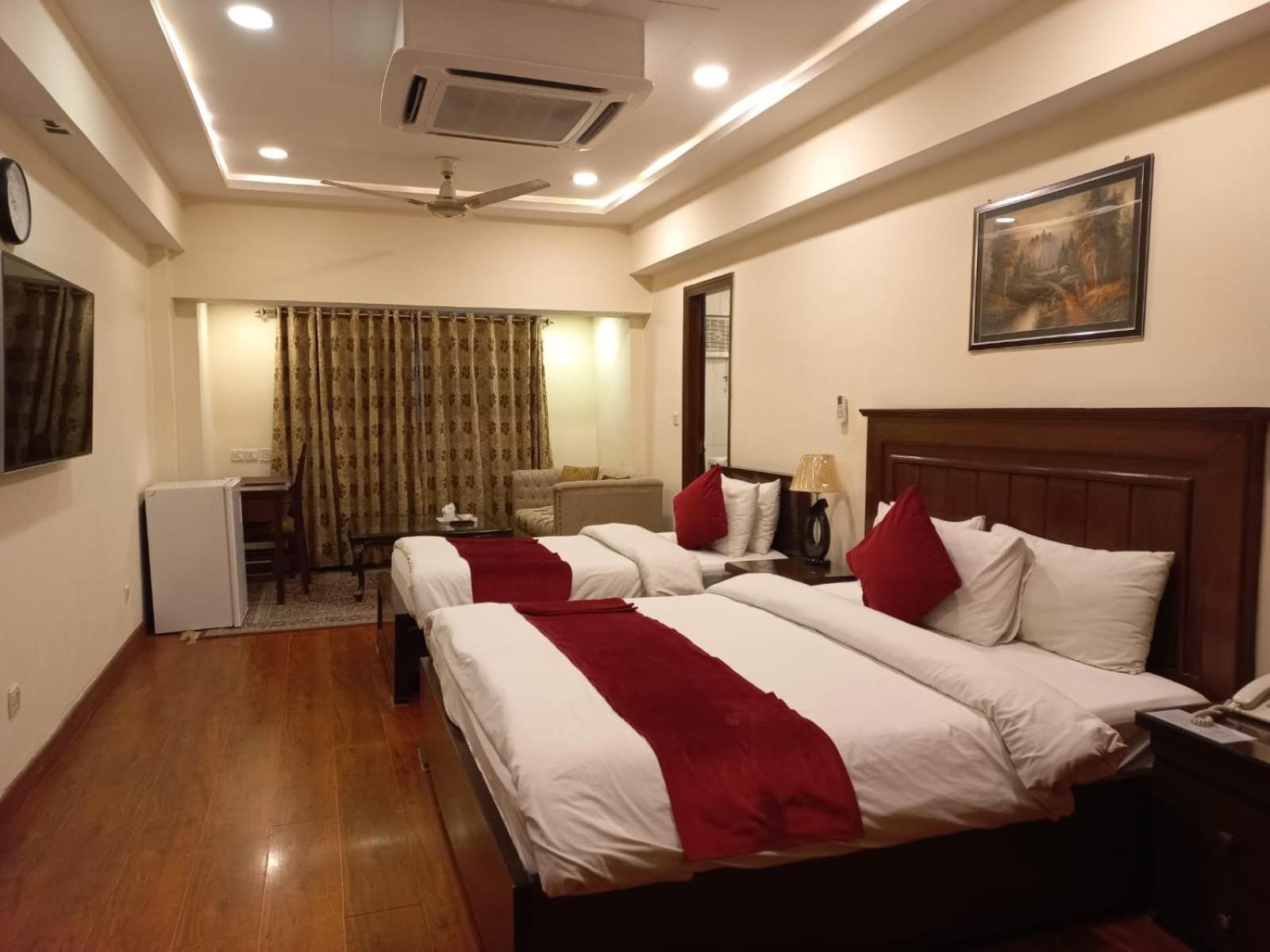 Diplomat Hotel Islamabad Bagian luar foto