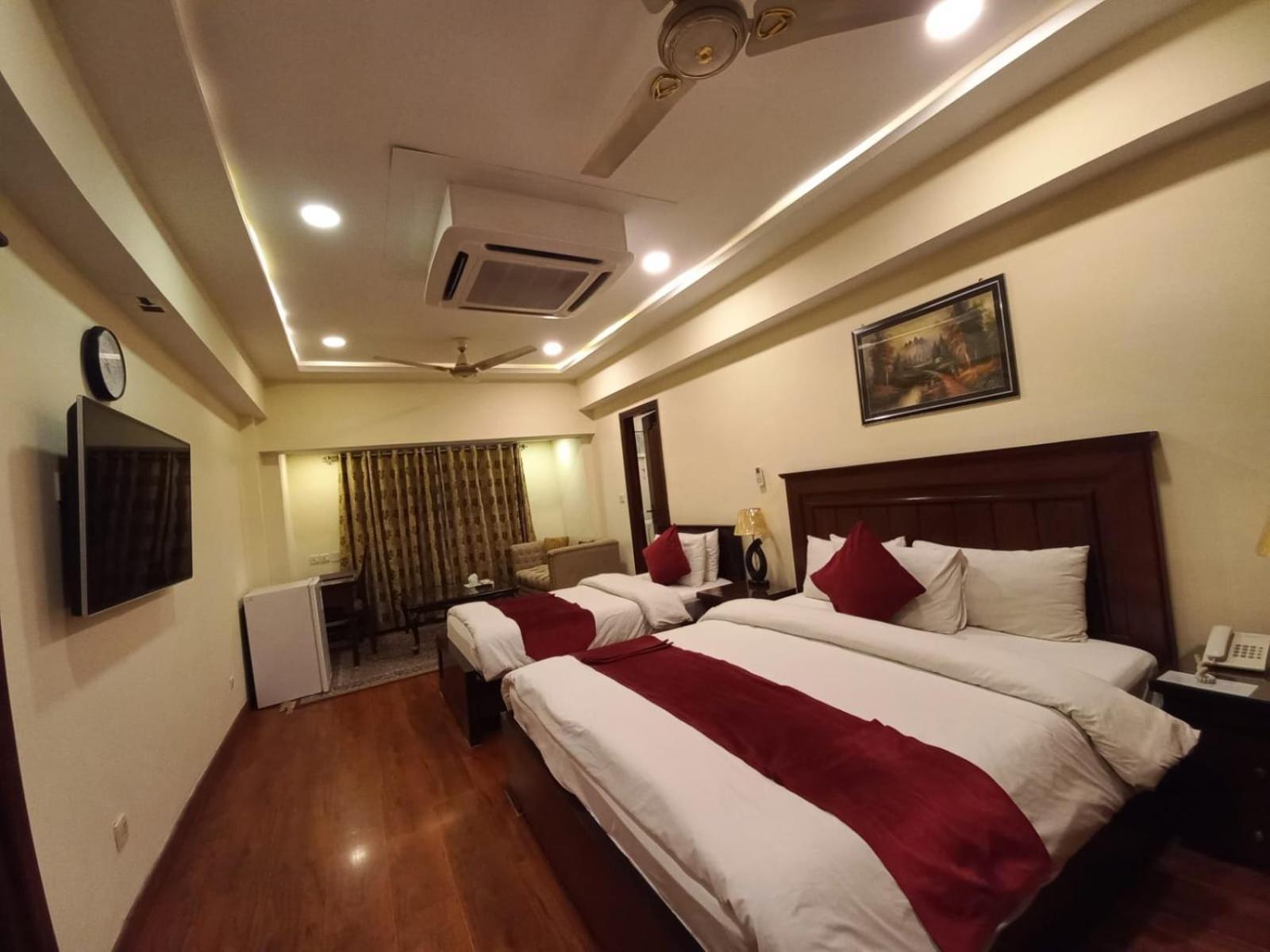 Diplomat Hotel Islamabad Bagian luar foto