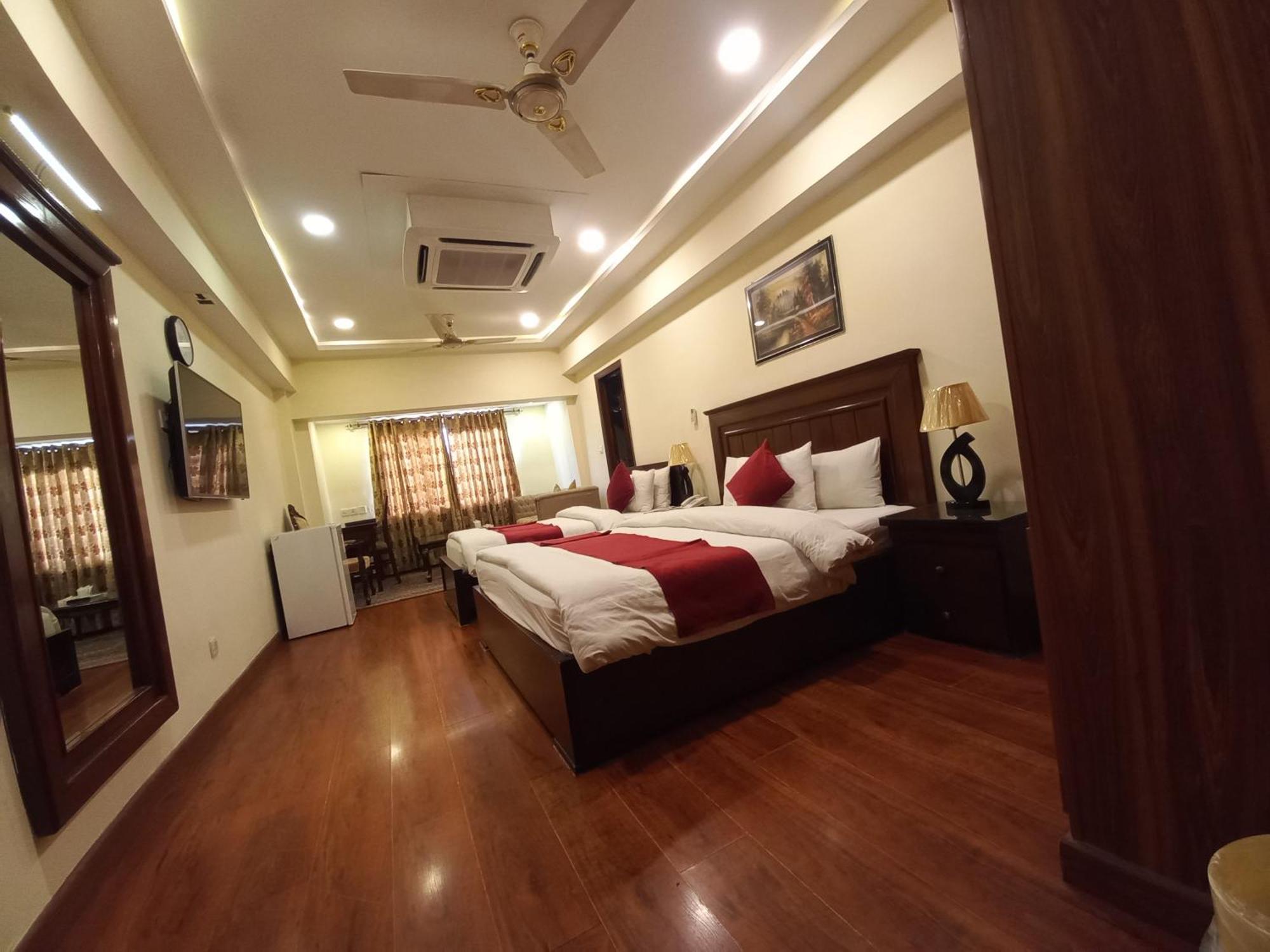 Diplomat Hotel Islamabad Bagian luar foto